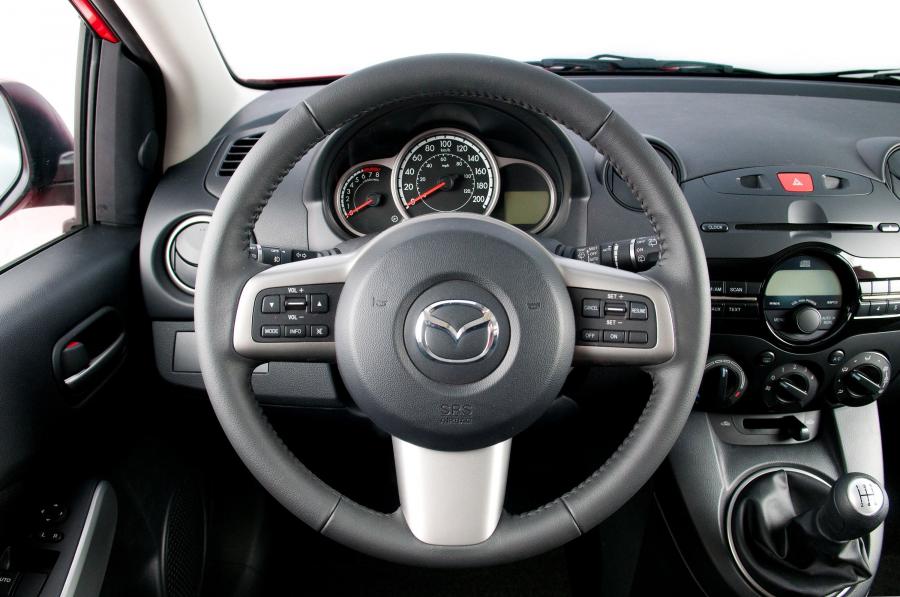  Mazda2 2010 года  (фото 179 из 183)